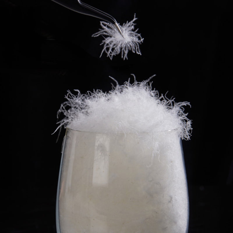 50 % valkoista hanhenuntuvaa